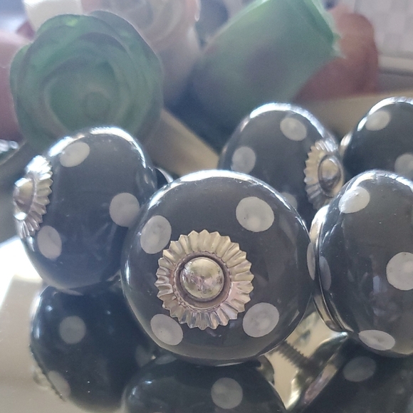 P11 Polka Dot Ceramic Knobs - Black and Silver - Picture 3 of 5